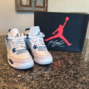Air Jordan retro 4 Military blue Sneakers Womens 7 or 4.5 Youth EUC